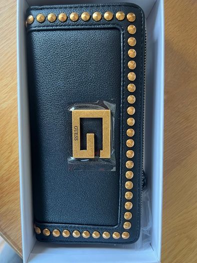 Guess Purse. Christmas gift idea.