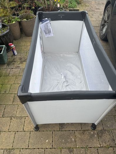 travel cot