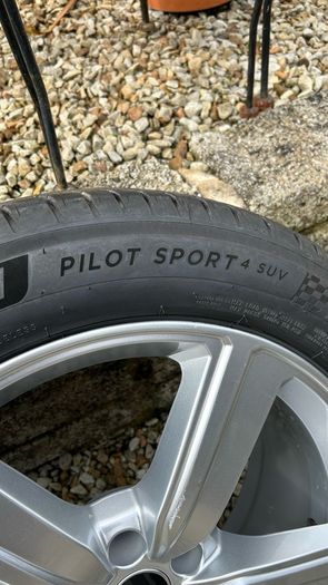 Audi q7 alloys with Michelin tyres
