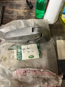 Landrover Defender windscreen hinge