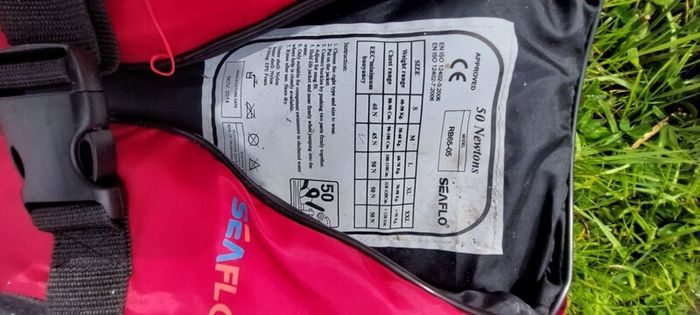 life vest + 2 paddles