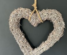 Avoca Rustic Heart Wreath / Floral Arrangement Frame