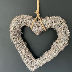 Avoca Rustic Heart Wreath / Floral Arrangement Frame