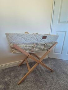 Moses Basket and Stand Little Green Sheep, mattress protector and 2 sheets