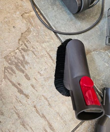Dyson v10 absolute