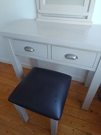 Dressing Table - FREE