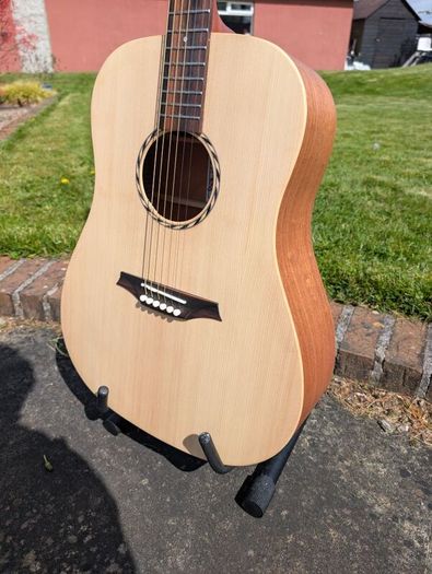 Bromo BAT1NL Acoustic Guitar