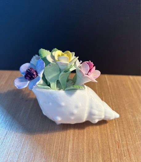 Vintage Royal Doulton bone china floral bouquet in a shell