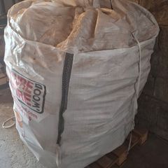 Free large dumpty bag & pallet