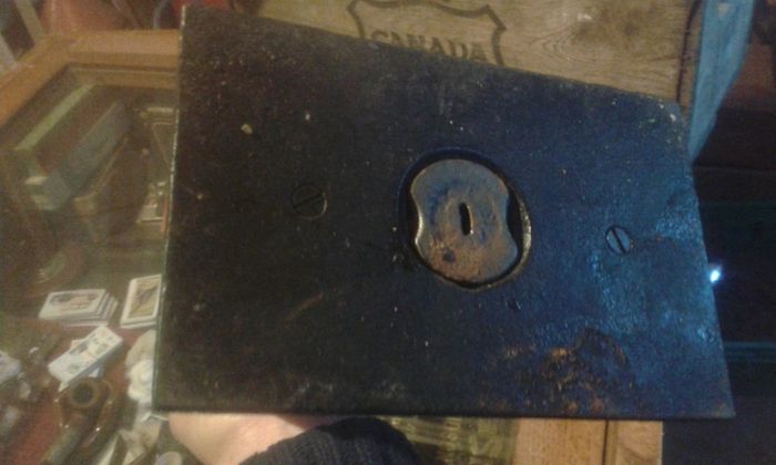 Cast iron moneybox