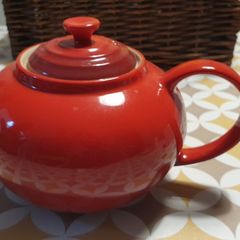 Le Creuset teapot