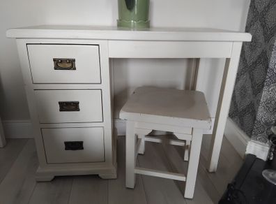 Dressing table