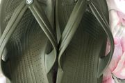 Crocs flip flop slides