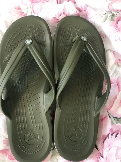 Crocs flip flop slides