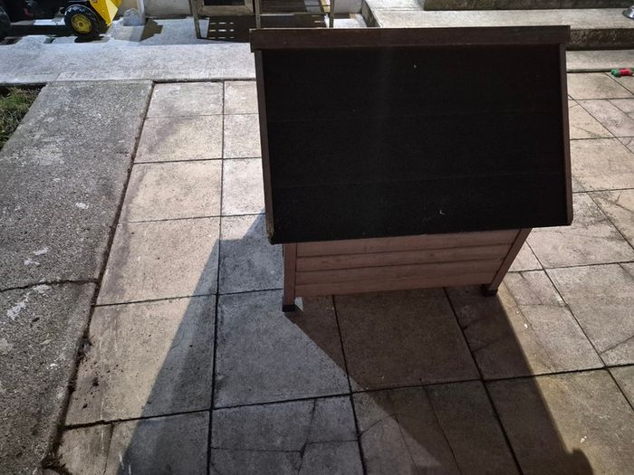 Dog kennel