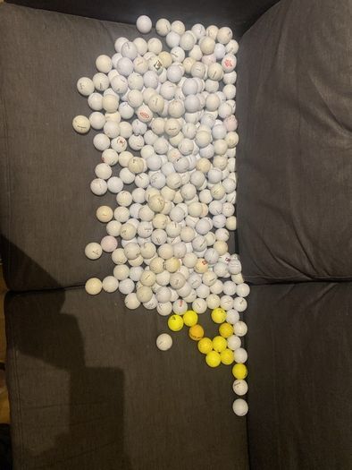 Approximately 300 mixed golf balls