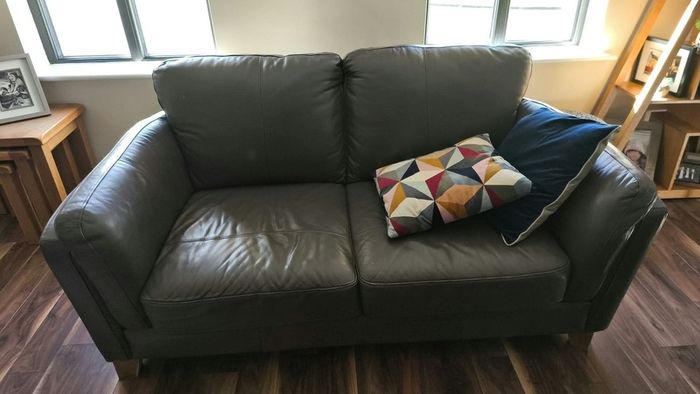 2 Sofas
