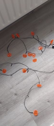 Battery powered lights pumpkin like new 5 each