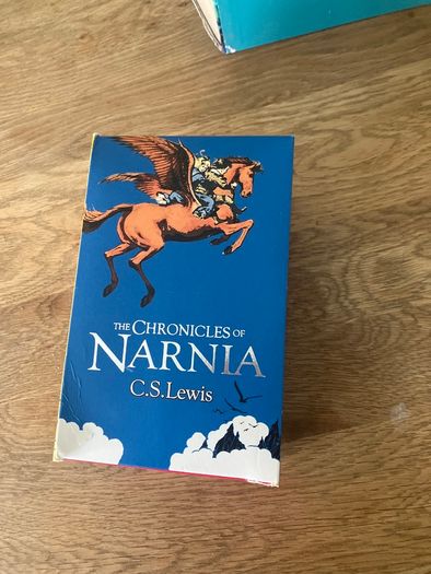 Chronicles of Narnia book set