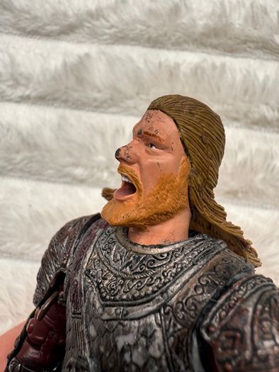 2002 Lord Of The Rings The Two Towers Rohirrim Action Figure approx. 16 cm. Used Damaged Loose legs Please see photos