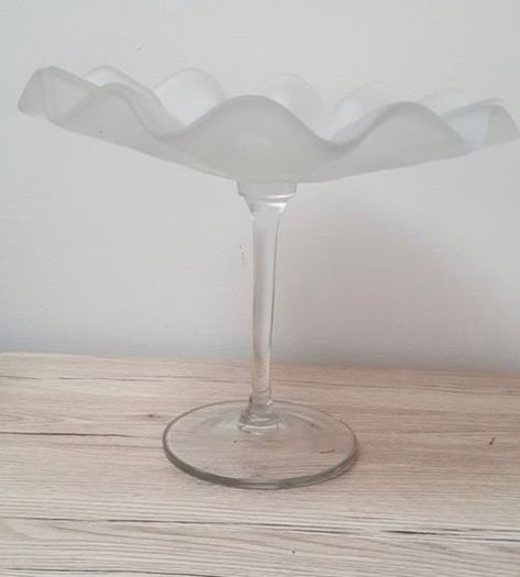 Frosted Glass & Clear Pedestal Bowl Fruit Centerpiece Display/Cake stand