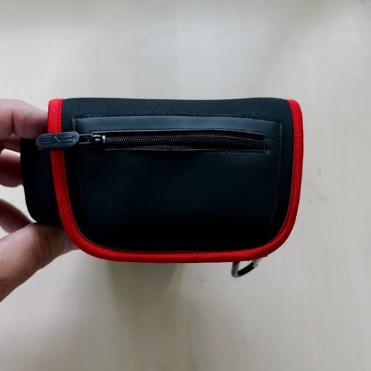 MegaGear Neoprene Camera Case Excellent Condition