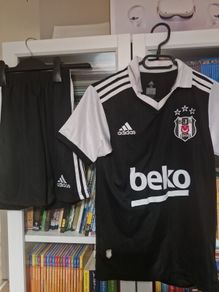 Beskitas Football Kit Age 11-12 Years old