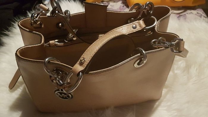 Gorgeous metallic light pink authentic Michael Kors leather cynthia satchel and jet set travel coin case both in colour "ballet"