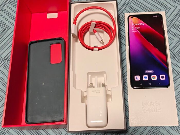 OnePlus 9 pro 12+256gb