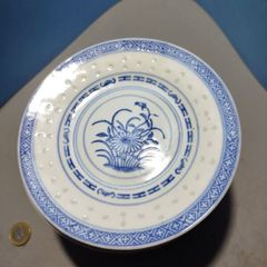 "Rice Eyes" porcelain plates x 12