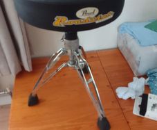 pearl roadster throne