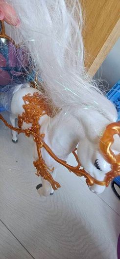 Barbi carriage toy horse for Barbi doll