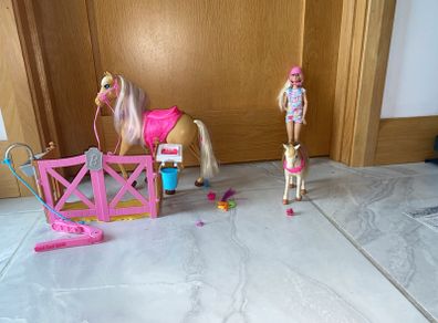 Barbie , horse , foal  with stable - horse mane changes colour