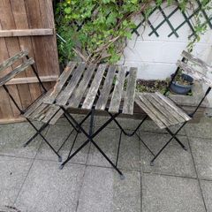 Outdoor table and chairs