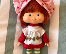 Vintage Strawberry Shortcake doll 2008 collectible