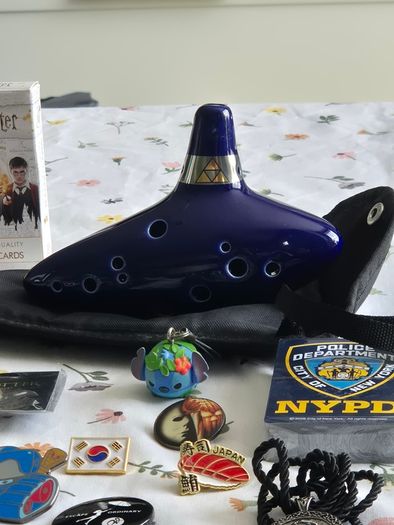 Mixed lot of collectibles- Pins, magnets and miscellaneous