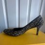 Fendi shoes - sz 39 Image 10