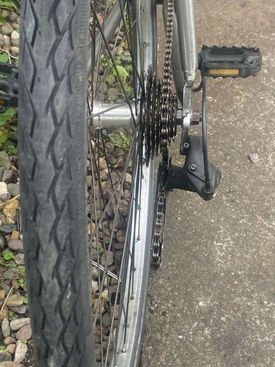 Giant  28" Large mountain/road bike