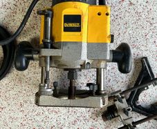 Dewalt 1/2 router 110V