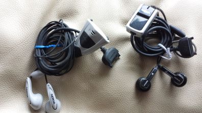 NOKIA-Left Original HDS-3 Headset for Nokia N70 Music Grey NOKIA-Right Originals HS-23 Handsfree headphones Genuine E65 E70 N70 N71 N72 N73