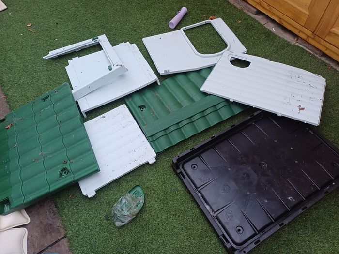 Plastic Kennel