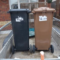 140l wheelie bin