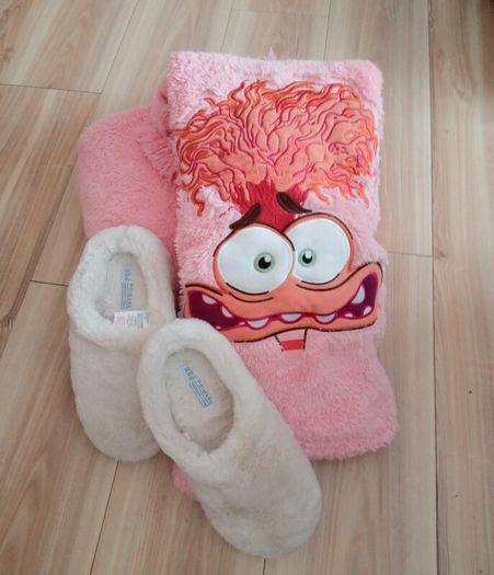 Pyjamas and slippers - Inside Out 2