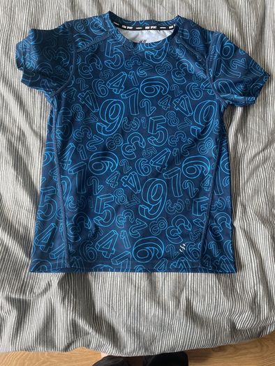 boys tshirt age 6-8 h and m