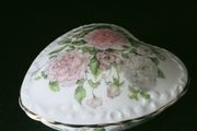 Coalport "Garden of the Rose"  The Heart Box