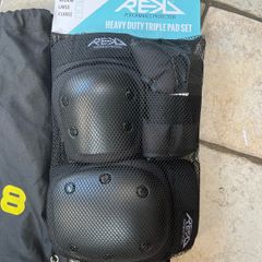 skate / skateboard pads NEW
