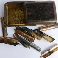 Antique 14 x Assorted Fine Quality  Dip Pen Nibs and Victorian Box