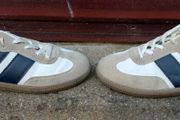 White &amp; Blue Flat Runners (used).
