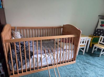 Cot bed