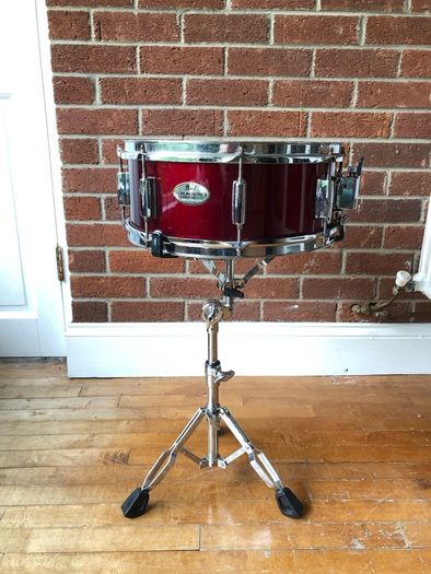 Pearl Forum Series Drum Kit w/ Hardware + Cymbals